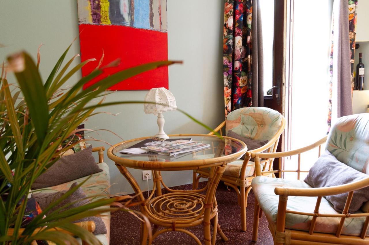Hôtel le Cantou 354 Loubressac Extérieur photo